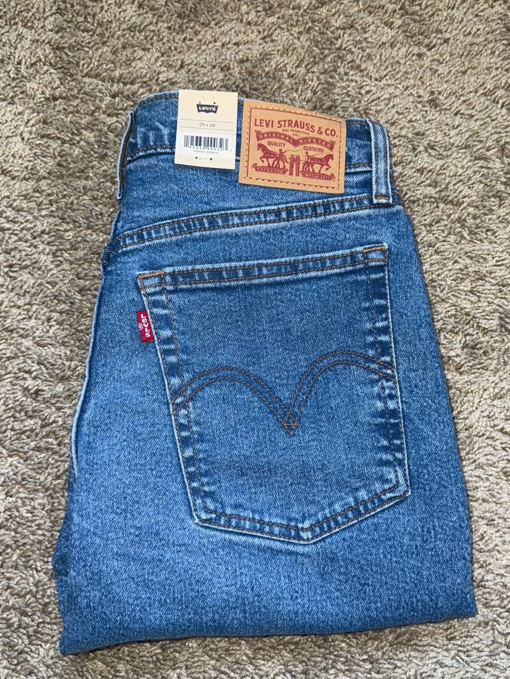 NWT Levi’s Wedgie Straight Jean